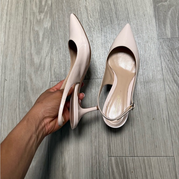 Gianvito Rossi Nude Slingback Heels - Picture 2 of 6